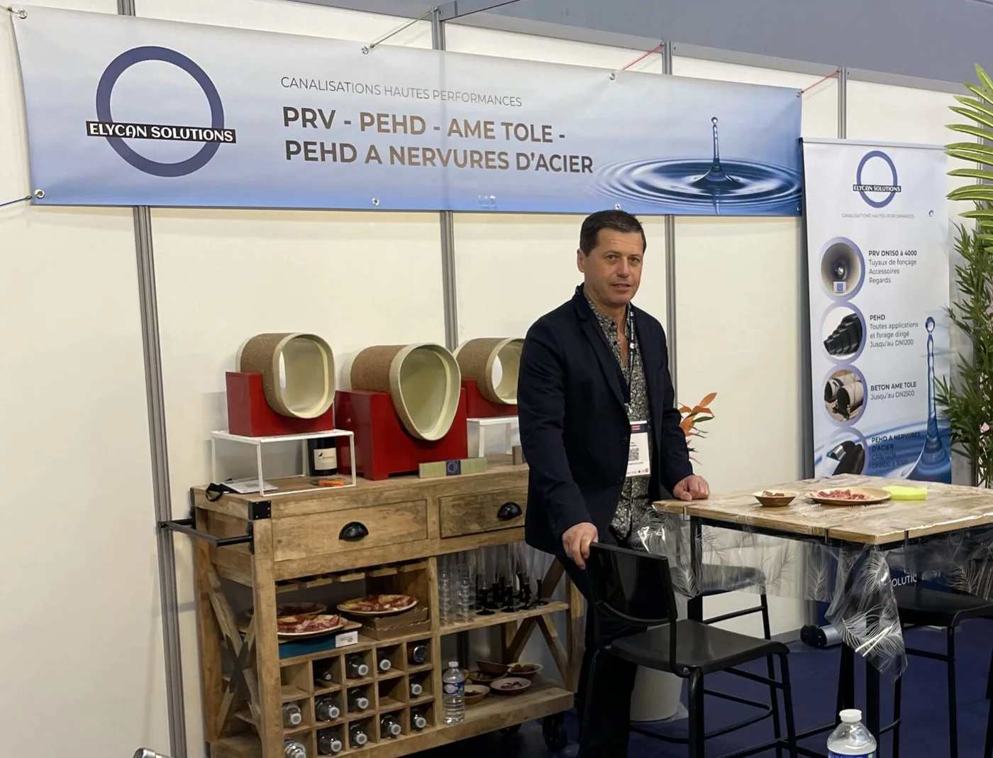 Marc Sadok sur le stand Elycan Solutions lors d’un salon professionnel