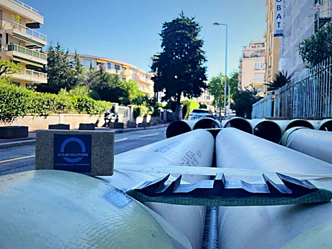 Tuyaux PRV alignés avenue Walkanaer à Nice
